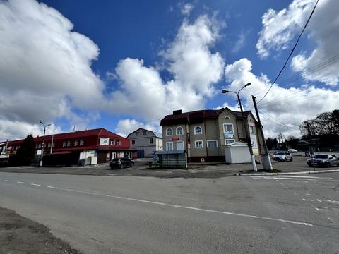 комерційна за адресою Олександра Довженка вул., 2К