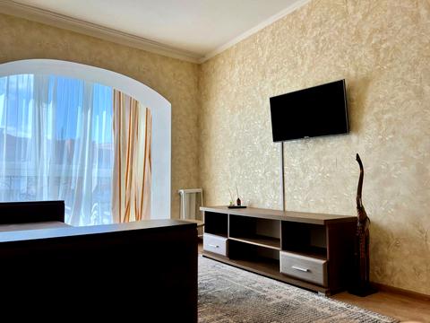 квартира за адресою В'ячеслава Чорновола вул., 2б