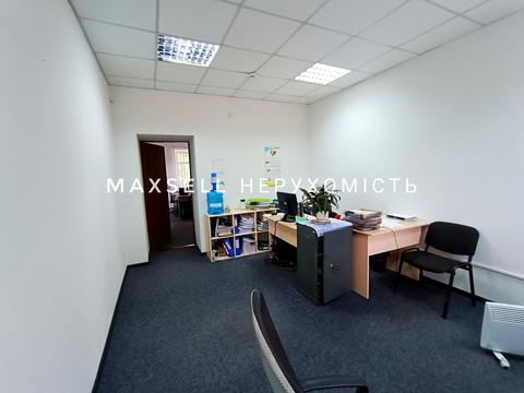 комерційна за адресою Троїцька вул. (Дзержинського), 24