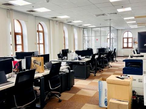 комерційна за адресою Петра Сагайдачного вул., 33