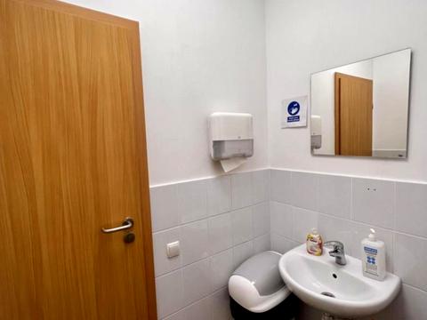 комерційна за адресою Петра Сагайдачного вул., 33