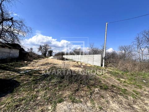 участок по адресу Квітнева