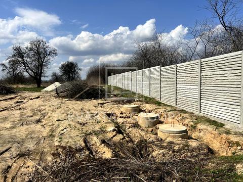 участок по адресу Квітнева