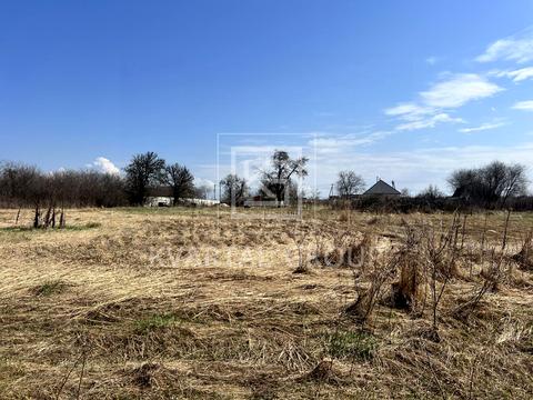 участок по адресу Квітнева