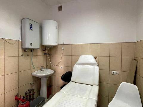 комерційна за адресою Героїв УПА вул., 12