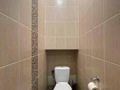 комерційна за адресою Героїв УПА вул., 12