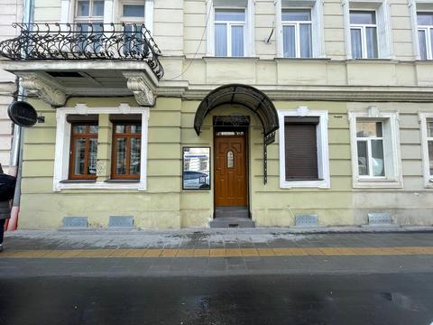 комерційна за адресою Героїв УПА вул., 12