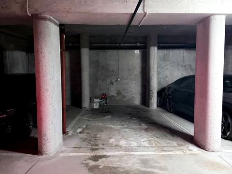 паркомісце за адресою Василя Тютюнника вул. (Анрі Барбюса), 28-А