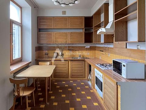 квартира по адресу Круглоуниверситетская ул., 13