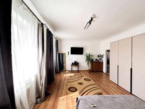 будинок за адресою Молодіжна