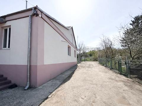 будинок за адресою Молодіжна