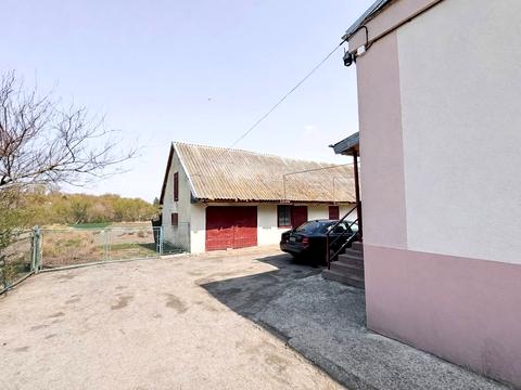 будинок за адресою Молодіжна