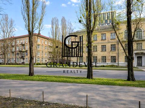 квартира по адресу Дениса Монастирського ул. (Василя Сурікова), 4