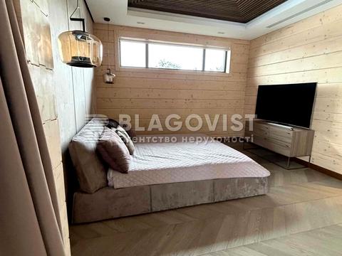 будинок за адресою Жовтнева вул.