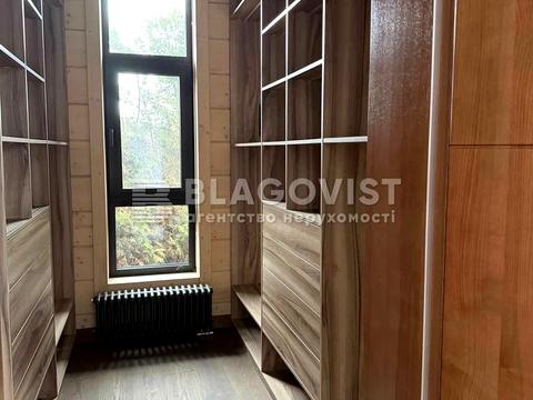 будинок за адресою Жовтнева вул.