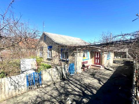 будинок за адресою першотравнева, 6