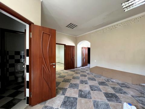 комерційна за адресою Київська вул., 85