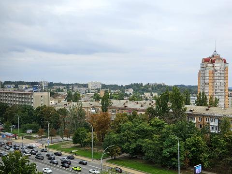 коммерческая по адресу Николая Михновского бульв. (Дружбы народов), 19