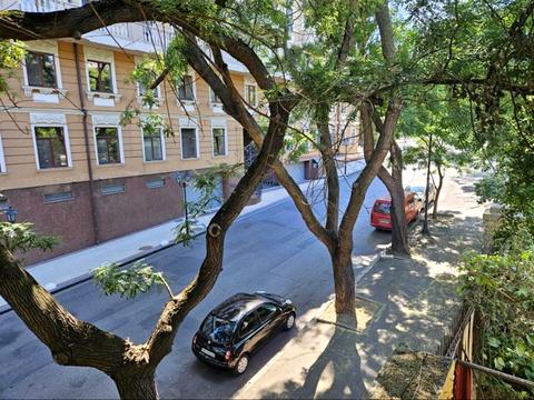 комерційна за адресою Військовий узвіз, 22