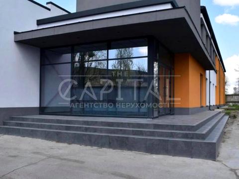 комерційна за адресою Новопирогівська вул., 1