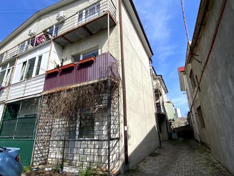 квартира за адресою Кропивницького вул., 1а