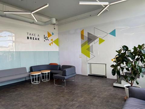 комерційна за адресою Київ, Жилянська вул., 58