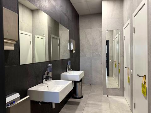 комерційна за адресою Київ, Жилянська вул., 58