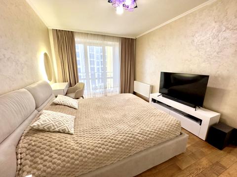 квартира за адресою Володимира Івасюка вул., 86