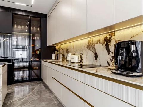 квартира за адресою Дніпровська набережна вул., 14-Б