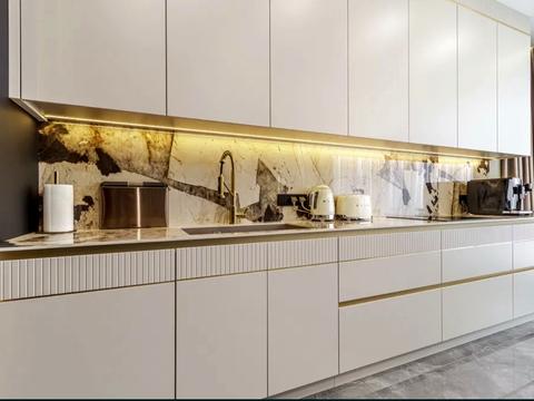 квартира за адресою Дніпровська набережна вул., 14-Б