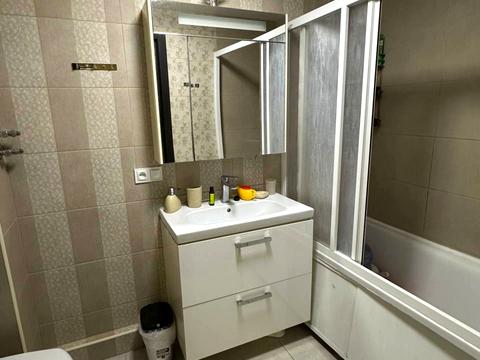 квартира за адресою Дніпро, Менахем-Мендл Шнеєрсона вул. (Мініна), 11