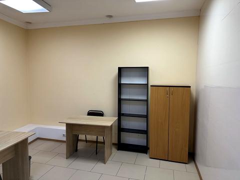 комерційна за адресою Раїси Окіпної вул., 10-А