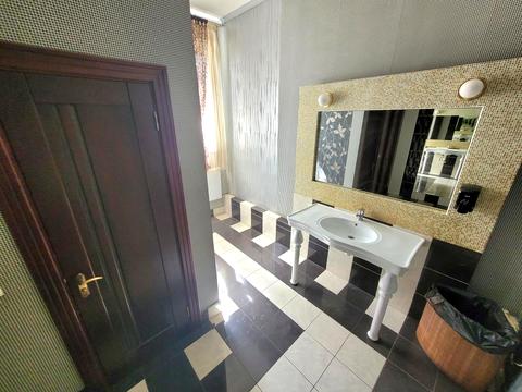 комерційна за адресою Богдана Хмельницького вул., 78