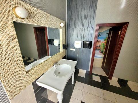 комерційна за адресою Богдана Хмельницького вул., 78