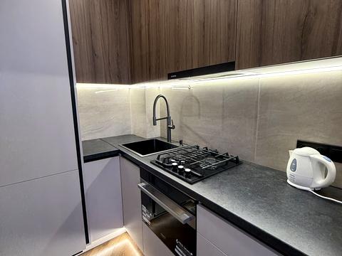 квартира по адресу Героев Небесной Сотни просп., (Будинок 20/10)