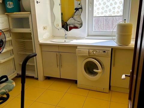 будинок за адресою Квітнева, 6