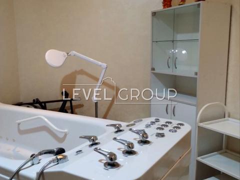 коммерческая по адресу Владимира Ивасюка просп. (Героїв Сталінграду), 10а