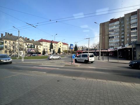 комерційна за адресою Вовчинецька вул., (Будинок)