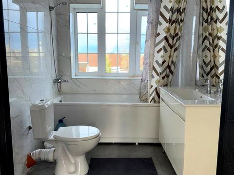 квартира за адресою Лауреатська вул., 86