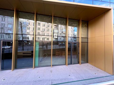 комерційна за адресою Виконкомівська вул., 15-А