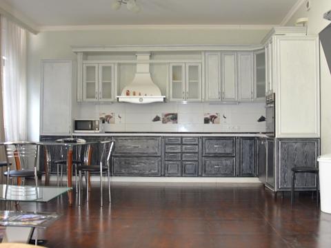 комерційна за адресою Антоновича вул. (Горького), 72