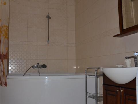 комерційна за адресою Антоновича вул. (Горького), 72