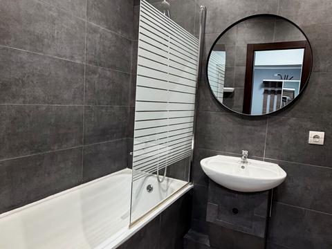 квартира за адресою Софії Русової вул., 7-А