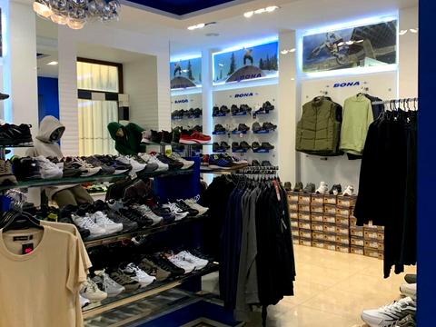 комерційна за адресою Європейська пл. (Катерининська), 1