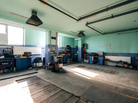 коммерческая по адресу Надречная ул., 46