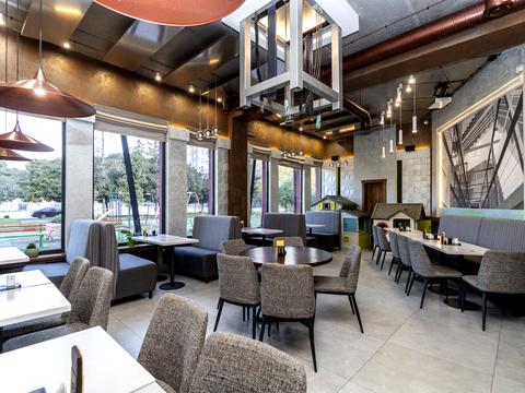 комерційна за адресою Вовчинецька вул., 196