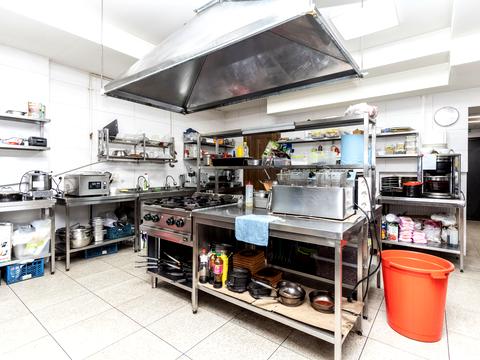 комерційна за адресою Вовчинецька вул., 196