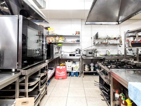 комерційна за адресою Вовчинецька вул., 196