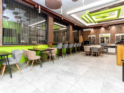 комерційна за адресою Вовчинецька вул., 196