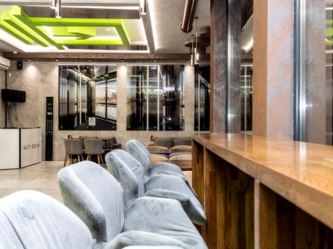 комерційна за адресою Вовчинецька вул., 196